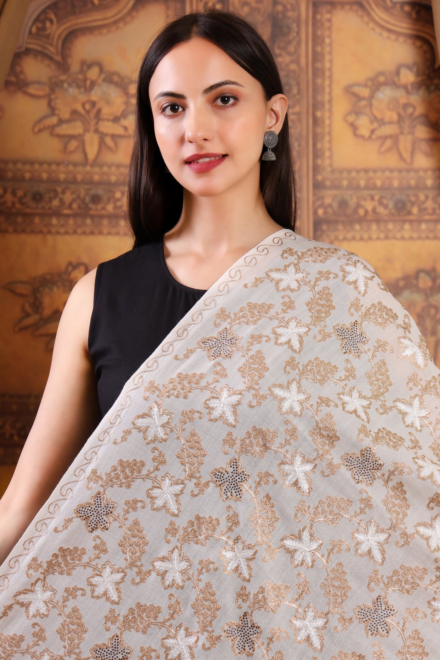 GIRRAJ PASHMINA GRAPES SIROSKI DESIGN STOLE